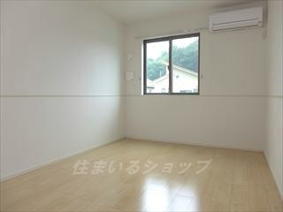 広島市安佐北区可部東４丁目のアパートの寝室|寝室にもエアコンあり