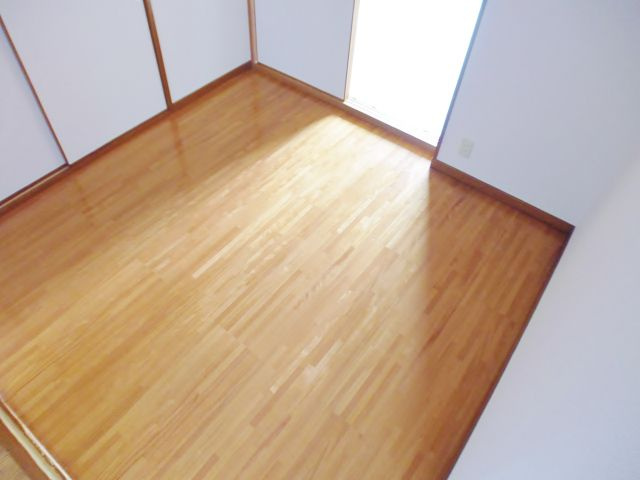 グリーンパークの洋室