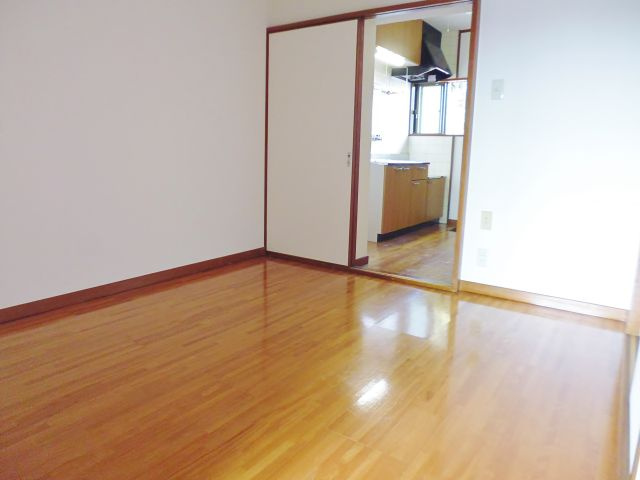 グリーンパークの洋室