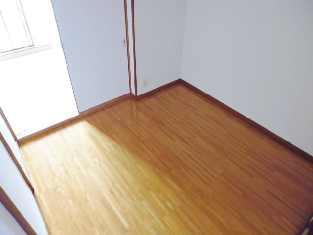 グリーンパークの洋室