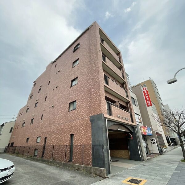 マンション新瑞のエントランス