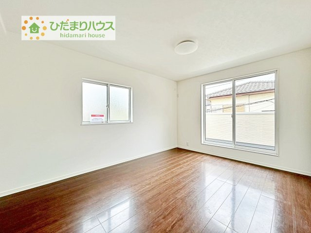 【寝室】 | 我孫子市根戸　中古戸建 | バルコニーに面している洋室は、主寝室にどうぞ(^^)/