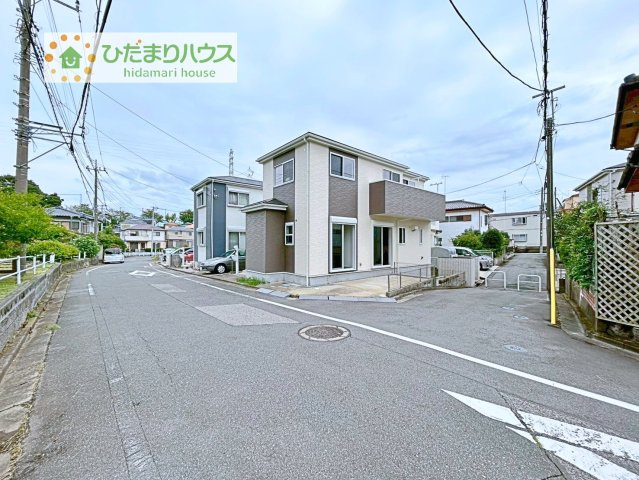 【前面道路含む現地写真】 | 我孫子市根戸　中古戸建 | 角地につき日当たり良好☆