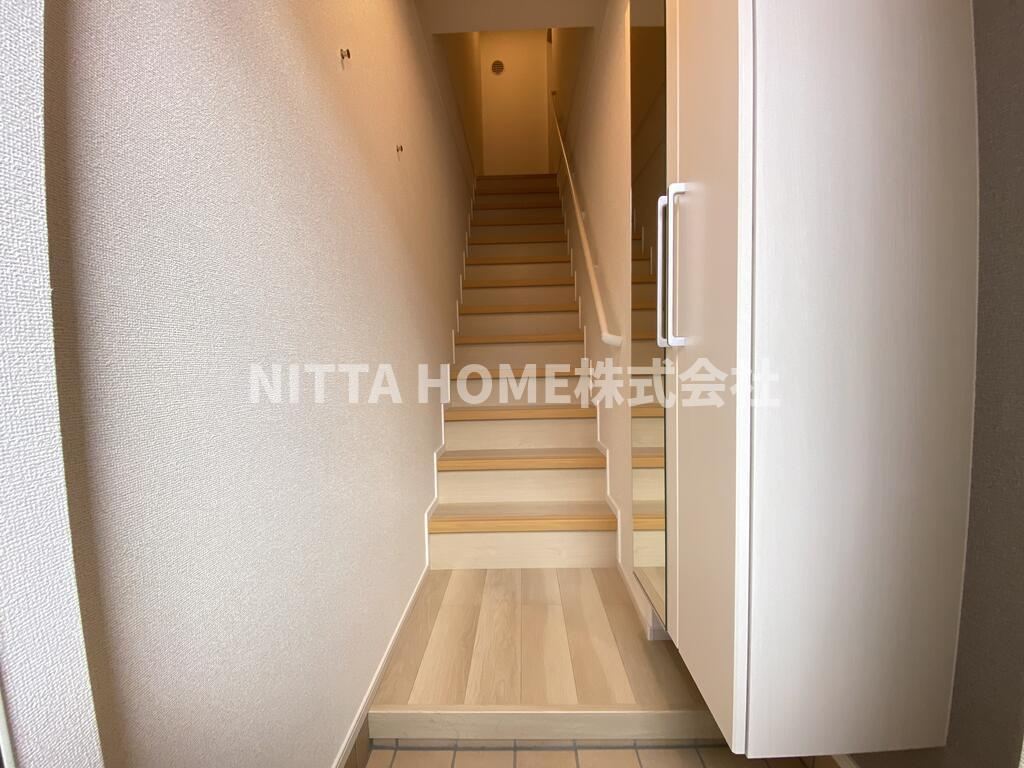 ルミエール　弥栄Ⅰの玄関|十分なスペースの玄関です★