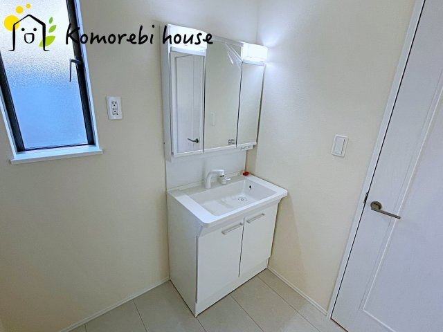 さいたま市見沼区御蔵　第３期　新築一戸建て　Aの独立洗面台|使いやすい独立洗面台です