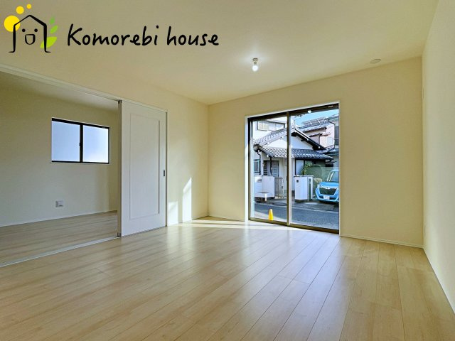 さいたま市見沼区御蔵　第３期　新築一戸建て　Aの居間・リビング|ゆったり過ごせるリビングです