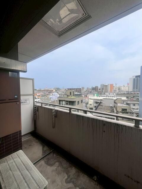 ミッツ・メロディアのバルコニー