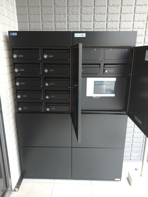 （シニア限定）ヘーベルVillage元住吉弐番館のロビー|宅配ロッカー＆メールBOX