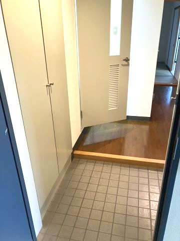 エスポワール新潟の玄関