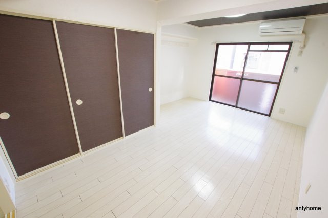 東洋プラザ高倉　仲介手数料無料の寝室