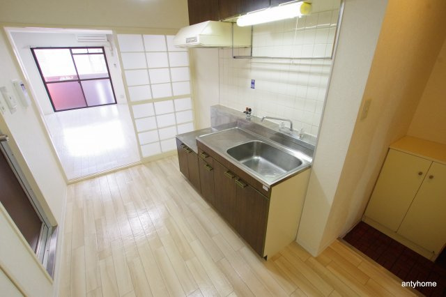 東洋プラザ高倉　仲介手数料無料の居間・リビング