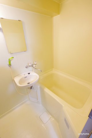 東洋プラザ高倉　仲介手数料無料の浴室