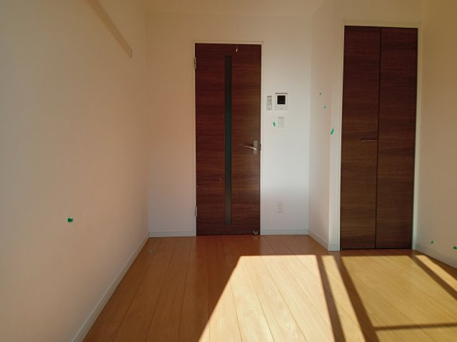 川崎市多摩区三田２丁目のアパートの寝室