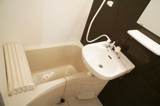 川崎市多摩区三田２丁目のアパートの浴室