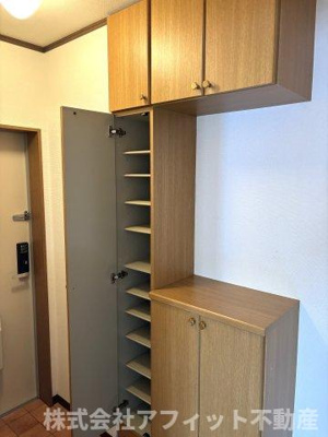 【玄関】 | エルグレイス春日 | シューズボックス付き