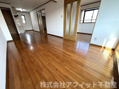 【居間・リビング】 | エルグレイス春日 | LDK14帖