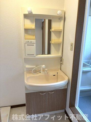 【洗面所】 | エルグレイス春日 | 洗髪洗面化粧台