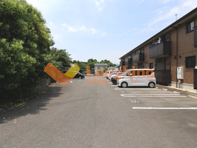 【駐車場】 | ブルースター | 駐車場があるので、車を買う予定の方も安心です