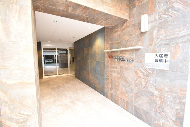 オズレジデンス今里NORTHのエントランス