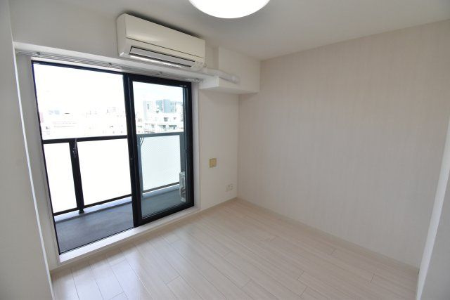 オズレジデンス今里NORTHの洋室