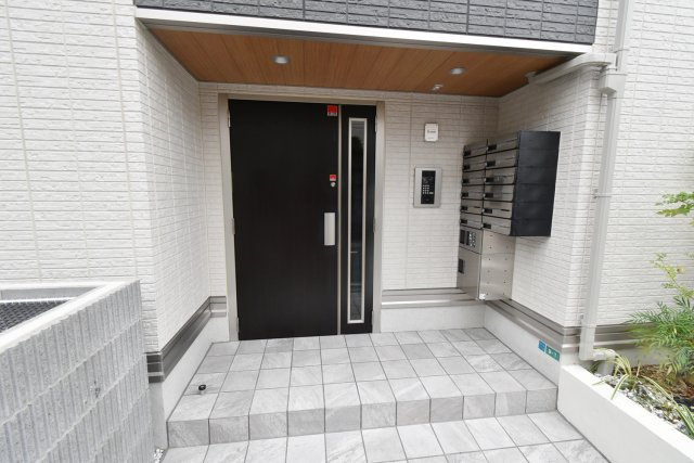 セレーノ南甲子園のエントランス