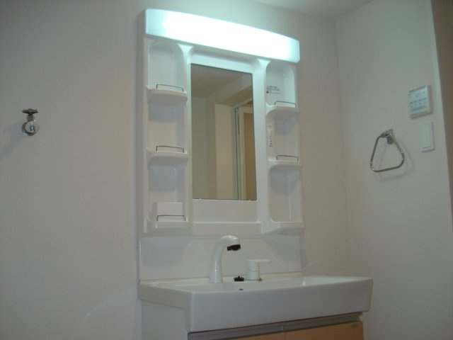 ＥＡＳＴ　ＲＯＣＫ２の洗面所|洗髪洗面化粧台