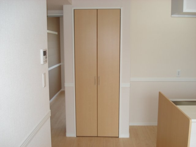 ＥＡＳＴ　ＲＯＣＫ２の収納|キッチン収納