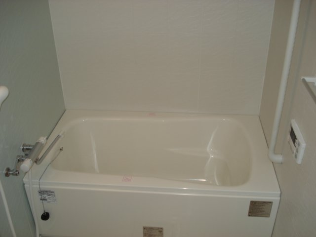 ＥＡＳＴ　ＲＯＣＫ２の浴室|追焚付バス