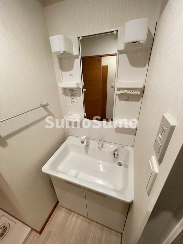 天神ファイブの独立洗面台