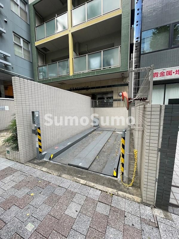 天神ファイブの駐車場