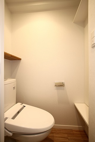 エンクレスト博多駅東のトイレ|落ち着いたトイレです