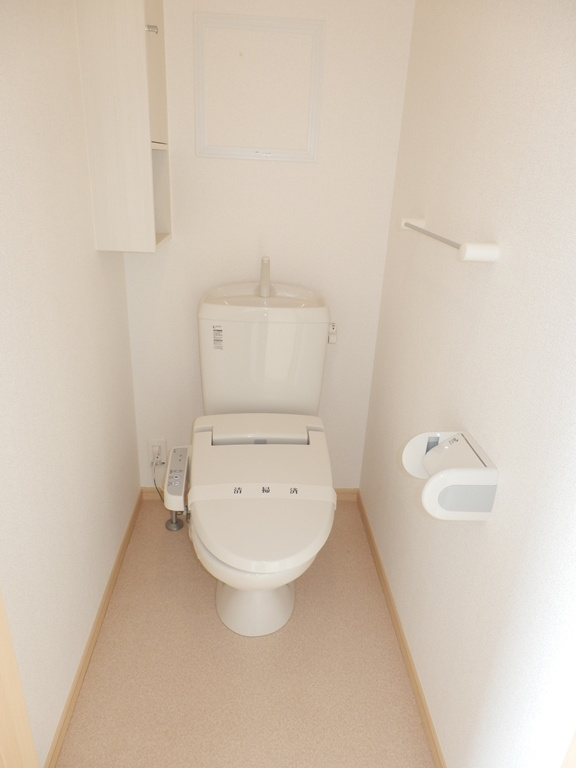 川崎市麻生区岡上２丁目のアパートのトイレ