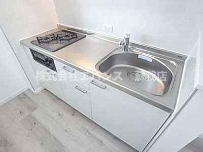 【キッチン】 | ソレイユ八幡 | コンパクトなキッチンで掃除もラクラク