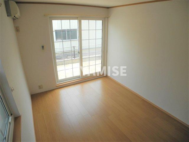 ミリオネア　ラブリーの居間・リビング|※同物件反転間取の写真です※現況を優先します※