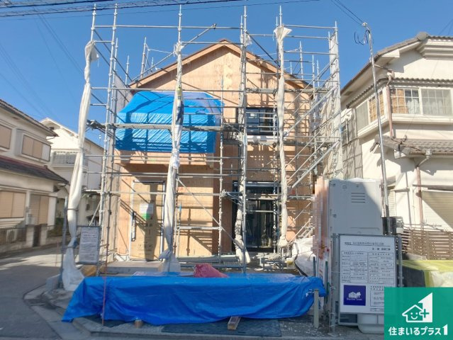 加古川市東神吉町出河原　新築一戸建ての外観|周辺は落ち着いた街並みの住宅地！子育てがしやすい住環境です！まだ未完成ですが、現地でしかわからない事もございます。是非一度ご覧ください。