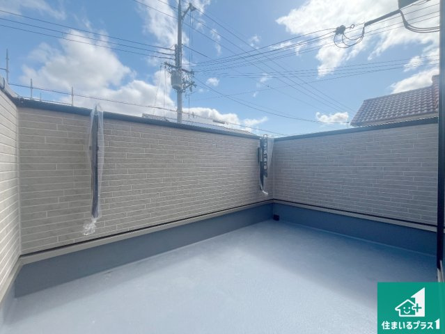 加古川市東神吉町出河原　新築一戸建てのバルコニー|ワイドバルコニーは洗濯物を干すスペースが広いのでご家族が多くても安心！