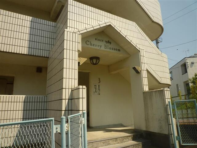 チェリーブロッサムのエントランス