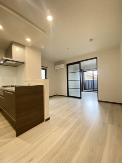 【居間・リビング】 | willows神明 | ※反転タイプ、別部屋写真使用。