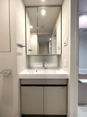 【洗面所】 | プライムメゾン千葉新町 | 広い洗面スペース
