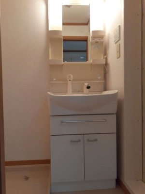 【洗面所】 | パークサイド砂山 | スペースが確保できる洗面所です