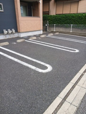 【駐車場】 | ウエストヒルプラム | 駐車スペースもあります