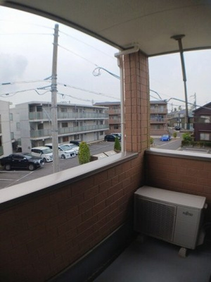 【バルコニー】 | ウエストヒルプラム | バルコニーからの眺めを楽しみながら食事をしませんか