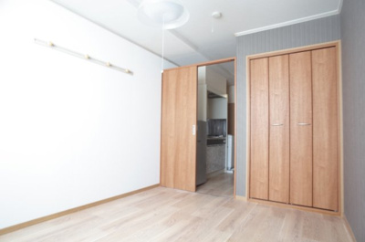 【寝室】 | エステートピアKEI | 使い勝手のいい寝室です