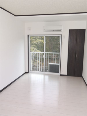 【居間・リビング】 | ロイヤルコート | おしゃれな居間です