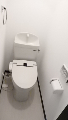 【トイレ】 | ロイヤルコート | ゆったりとした空間のトイレです