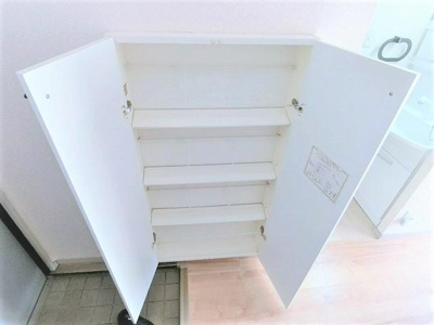 【玄関】 | コーポフリーダム | 玄関