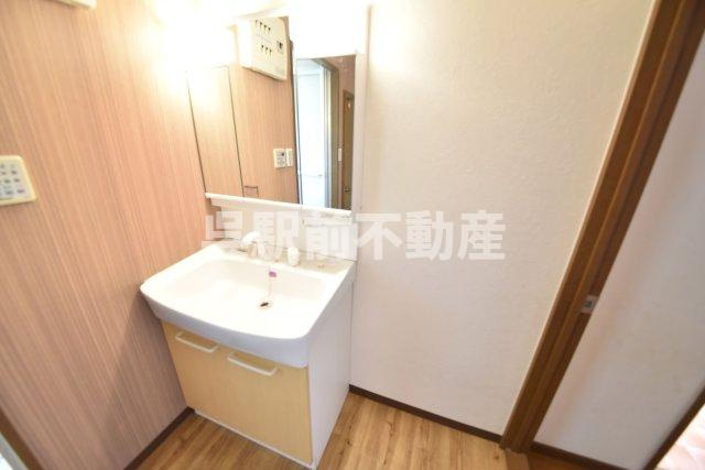 呉市晴海町ビル(SEASIDE HARUMI)の独立洗面台