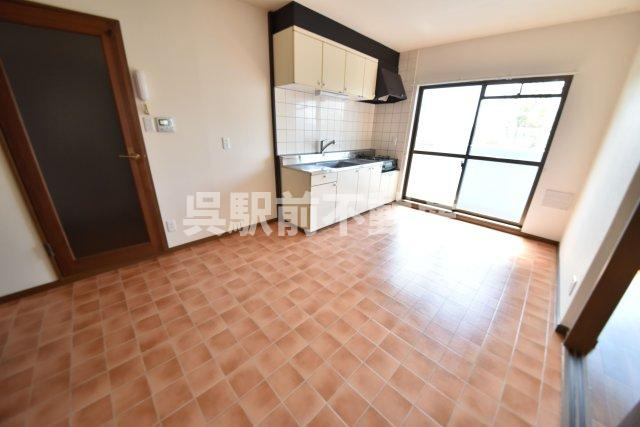 呉市晴海町ビル(SEASIDE HARUMI)の居間・リビング