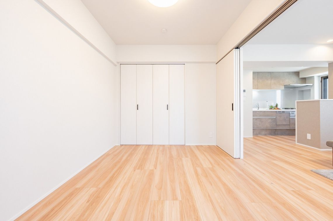 練馬区北町1丁目　タック練馬北町　角部屋　新規リフォームマンションの居間・リビング