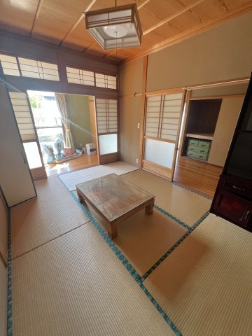 津山市加茂町塔中　２階建中古住宅　８DKの和室|1F